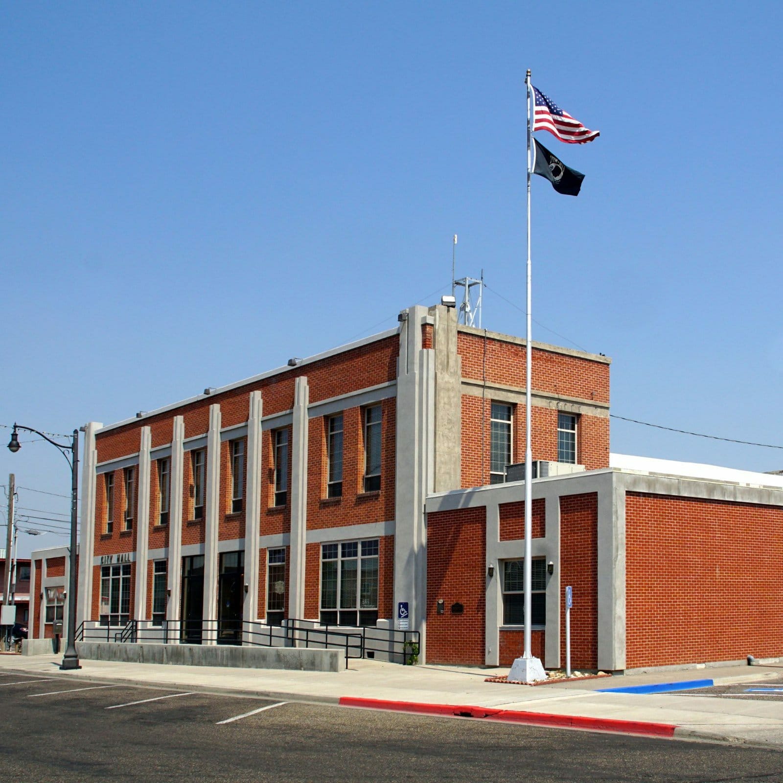 We Buy Commercial Real Estate in Nampa, ID 1